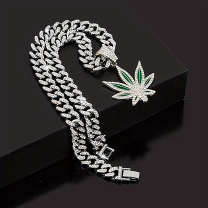 Collier avec pendentif feuille verte